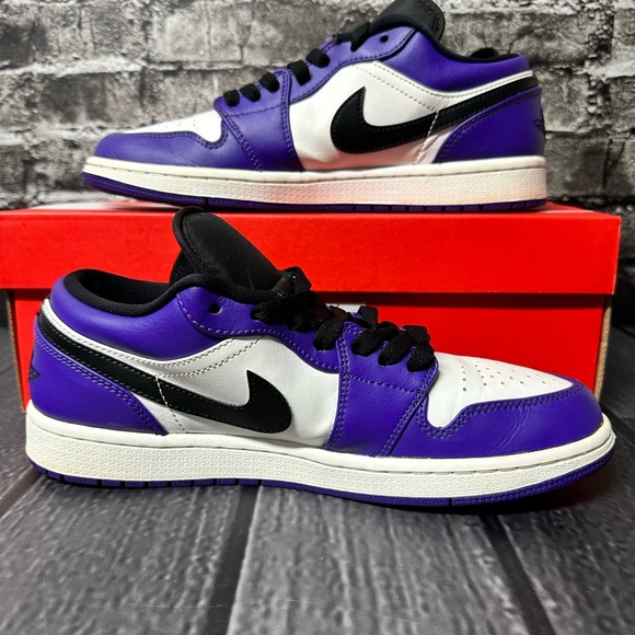 Jordan 1 Low Black Court Purple White US Men Size 8 - Picture 2 of 15